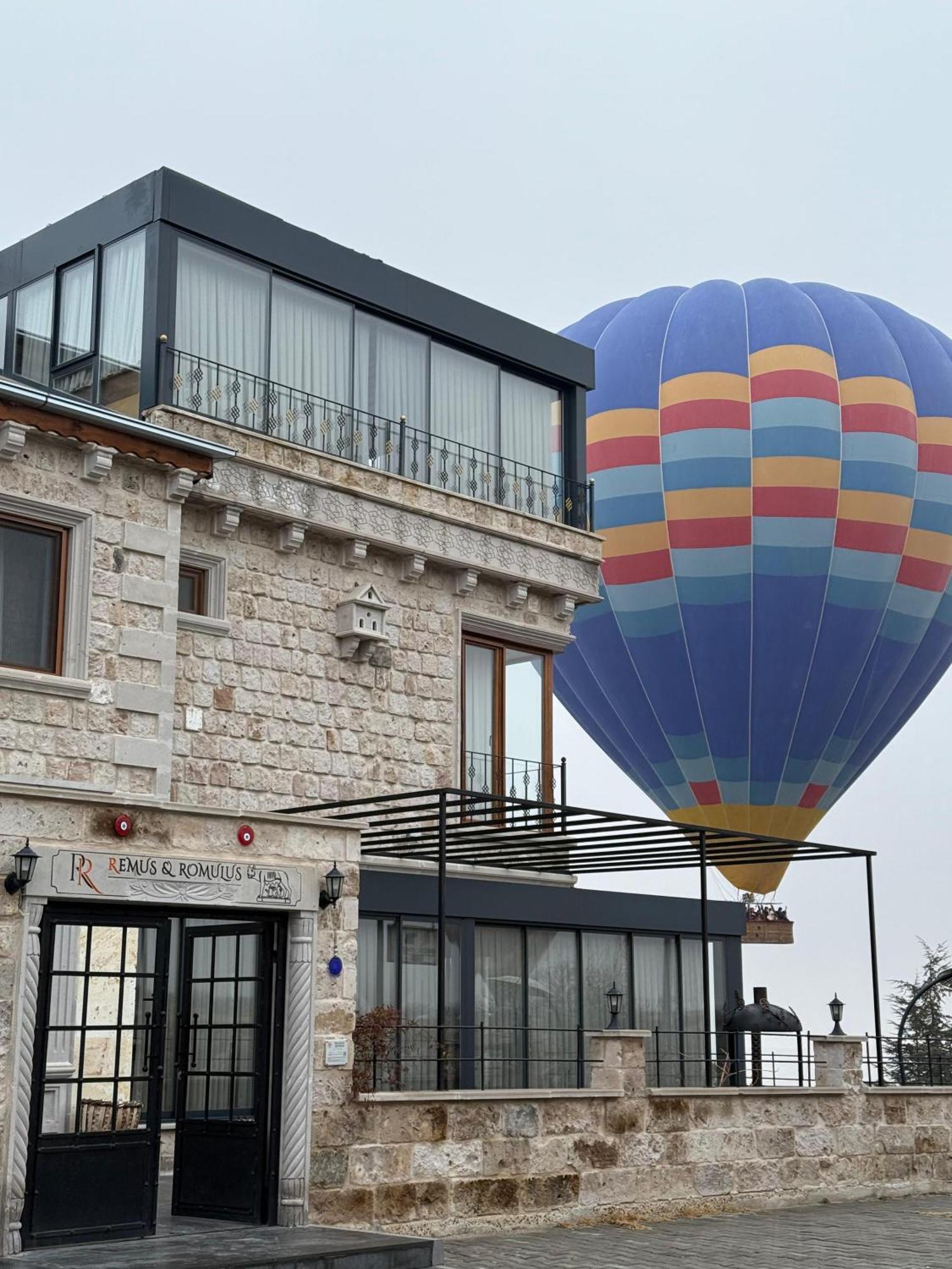 Remus Romulus Cappadocia Hotel Üchisar Bagian luar foto